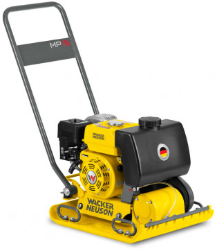 Виброплита Wacker Neuson MP-15 в прокат в Братске. У нас лучшая цена за сутки! Возможность взять в аренду с выгодной скидкой до 40% при экспресс доставке 24/7. И помните, ночью стоимость еще дешевле на 30%! #арендапрокат #виброплита #выгодно
